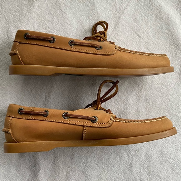 L.L. Bean Boat Shoe Sz 7 - Picture 3 of 7